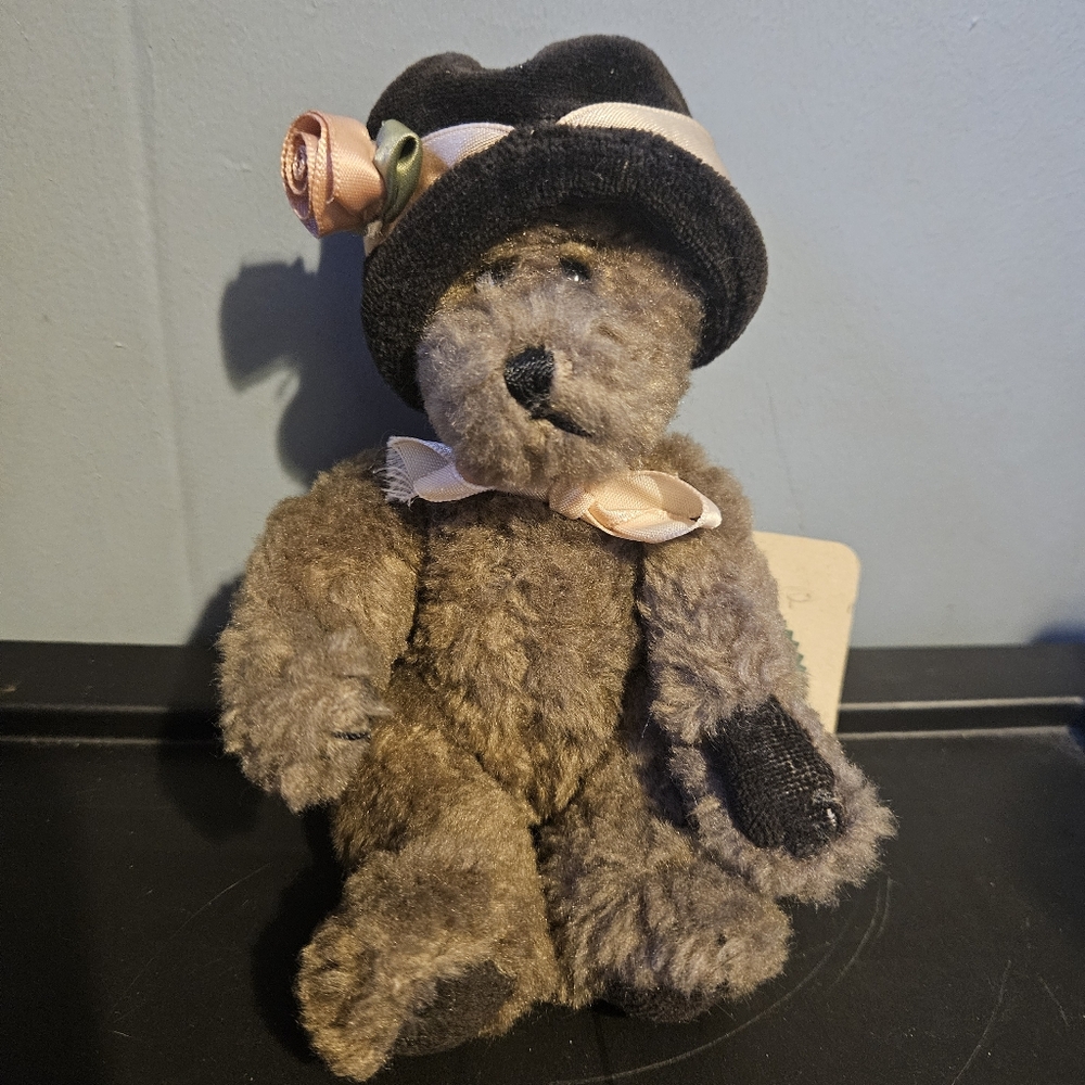 Boyds Bears Simone De Bearvoire Plush Bear